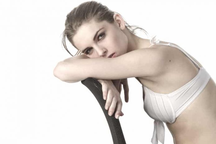 l'anorexie mantale touche essentiellement les jeunes filles et femmes.